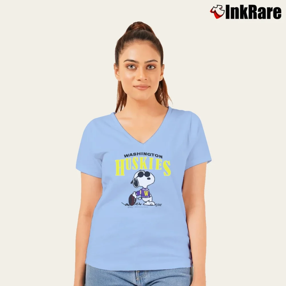 Women’s 1970s Washington Huskies Snoopy V-Neck Tee in light blue | Chic Neckline, Soft Texture