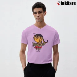 Men’s 1979 Crazy Hawaii Bernard Kilban Cat Maui Waui V-Neck Tee in light pink | Sharp, Breathable, Everyday Staple