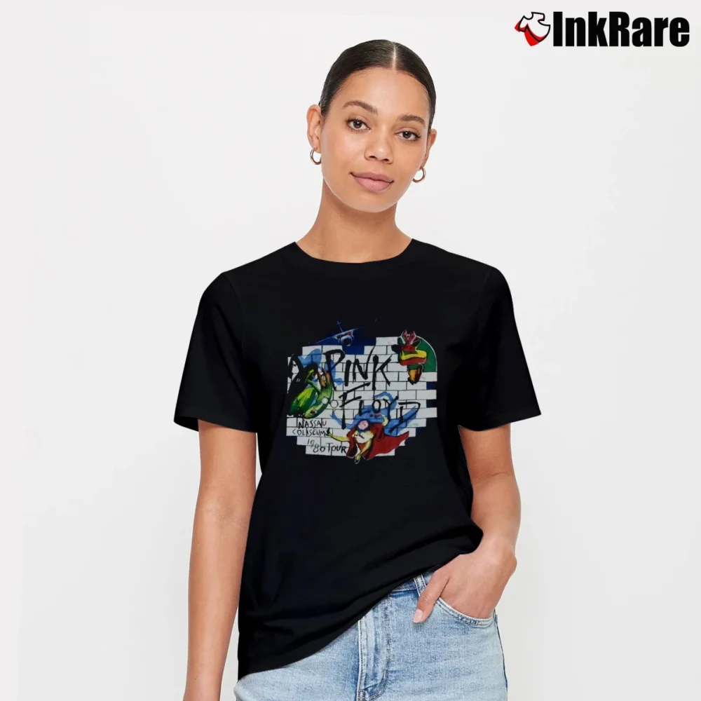 Women’s 1980 Pink Floyd The Wall Nassau Coliseum Rock Signature T-Shirt in black | Soft, Flattering Fit