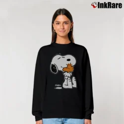 Women’s 1980s Snoopy Woodstock Hugging Relaxed Sweatshirt in black | Soft, Laid-Back Vibe