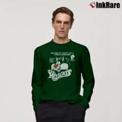 Men’s 1989 Sylvester And Tweety Looney Tunes Warner Bros Long-Sleeve Shirt in forest green | Sleek, Lightweight, Year-Round Wear
