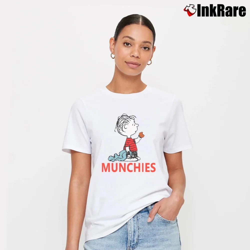 Women’s 1990s Linus Munchies Peanuts Retro Signature T-Shirt in white | Soft, Flattering Fit
