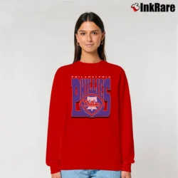 Women’s 1990s Philadelphia Phillies Red Graphic Fan Relaxed Sweatshirt in red | Soft, Laid-Back Vibe