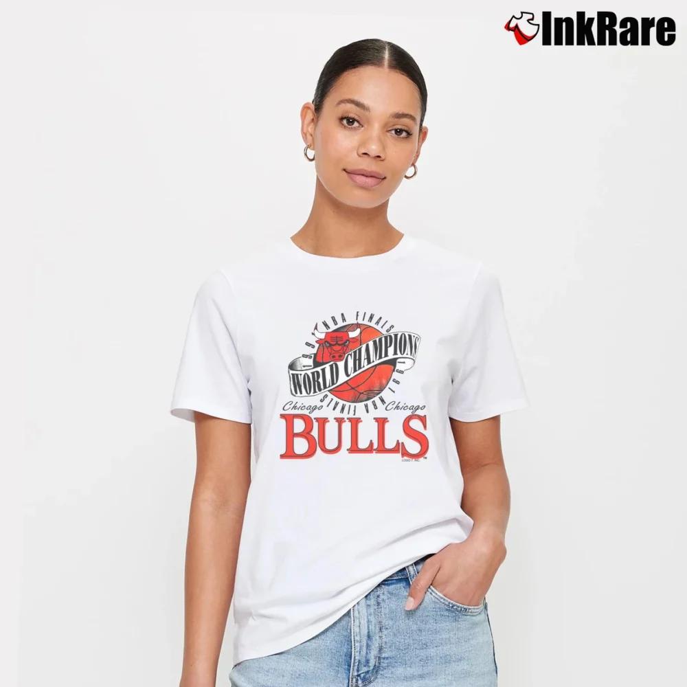 Women’s 1991 Chicago Bulls Championship Graphic Signature T-Shirt in white | Soft, Flattering Fit