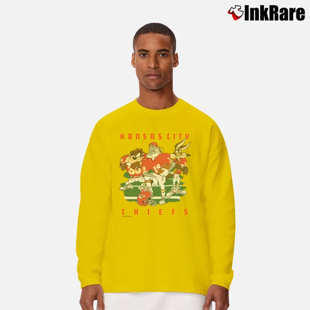 Men’s 1993 Kansas City Chiefs Looney Tunes NFL Long-Sleeve Shirt in yellow | Sleek, Lightweight, Year-Round Wear
