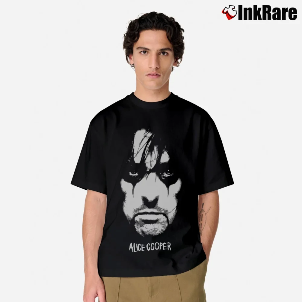 Men’s 2015 Alice Cooper Face Portrait Tour Classic T-Shirt in black | Soft, Breathable Everyday Wear