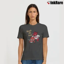 Women’s 80s Arkansas Razorbacks University Mascot Here's The Beef Signature T-Shirt in charcoal | Soft, Flattering Fit