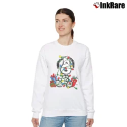 Women’s 80s Snoopy Peanuts Cartoon Relaxed Sweatshirt in white | Soft, Laid-Back Vibe