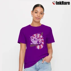 Women’s 90s Cheshire Cat Were All Mad Here Alice In Wonderland Signature T-Shirt in purple | Soft, Flattering Fit
