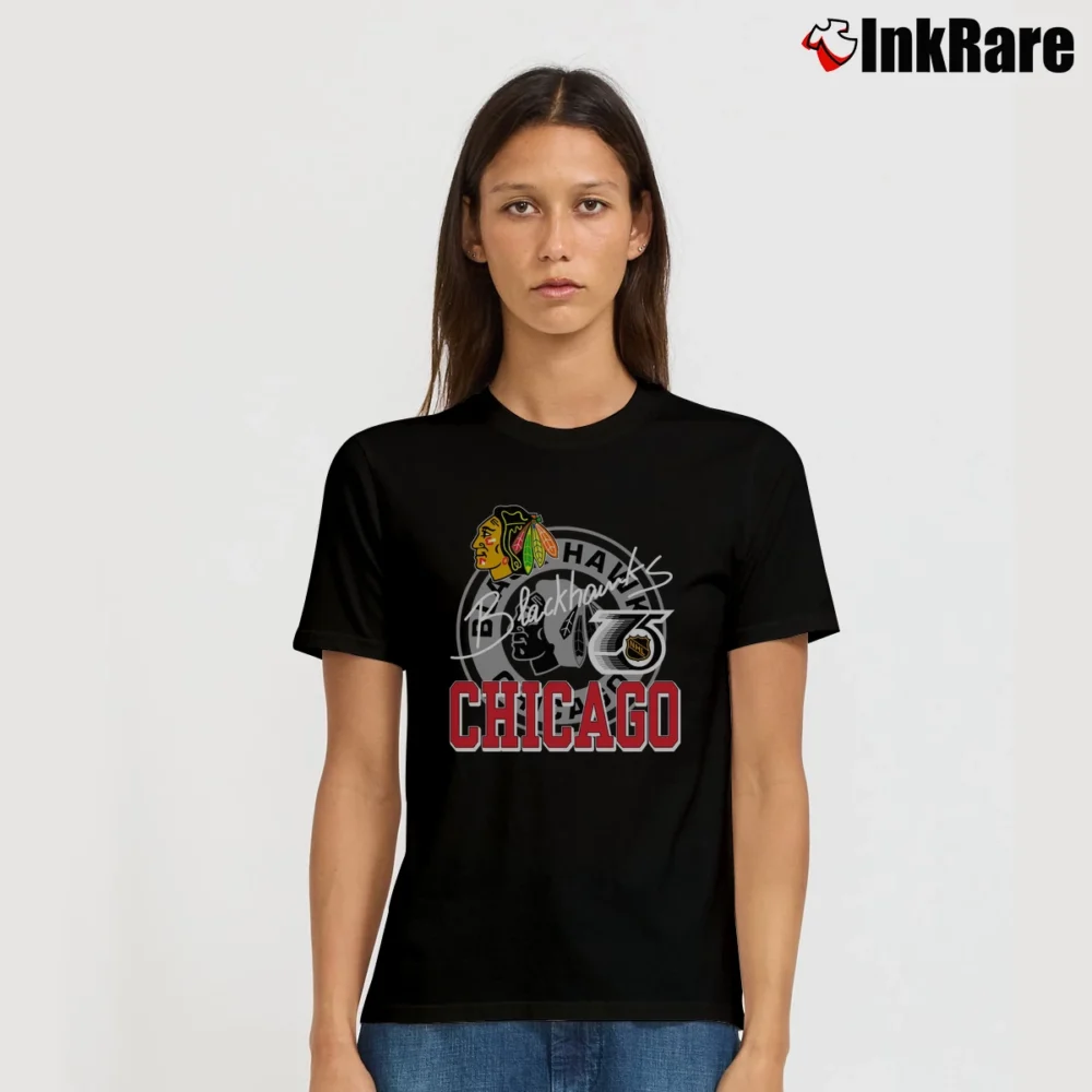 Women’s 90s Chicago Blackhawks hockey logo Signature T-Shirt in black | Soft, Flattering Fit