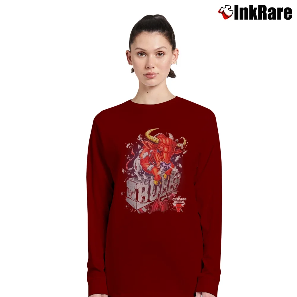 Women’s 90s Chicago Bulls Mascot Graphic Long-Sleeve Top in maroon | Sleek, Versatile, All-Season