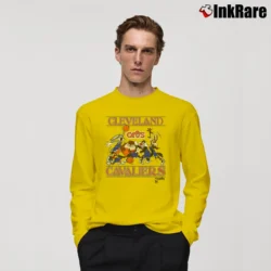Men’s 90s Cleveland Cavaliers NBA Looney Tunes Long-Sleeve Shirt in yellow | Sleek, Lightweight, Year-Round Wear