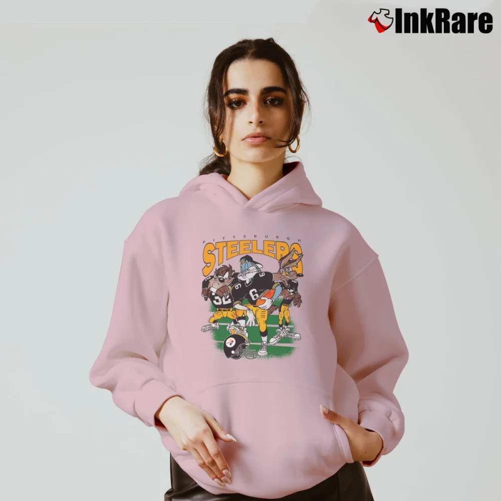 Women’s 90s Pittsburgh Steelers Looney Tunes NFL Cozy Hoodie in light pink | Warm, Structured, Stylish