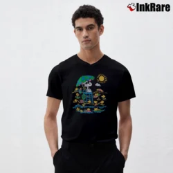 Men’s 90s Snoopy Woodstock On The Beach V-Neck Tee in black | Sharp, Breathable, Everyday Staple