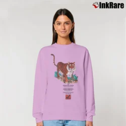 Women’s 90s Sumatran Tiger San Diego Zoo Conservation Relaxed Sweatshirt in light pink | Soft, Laid-Back Vibe