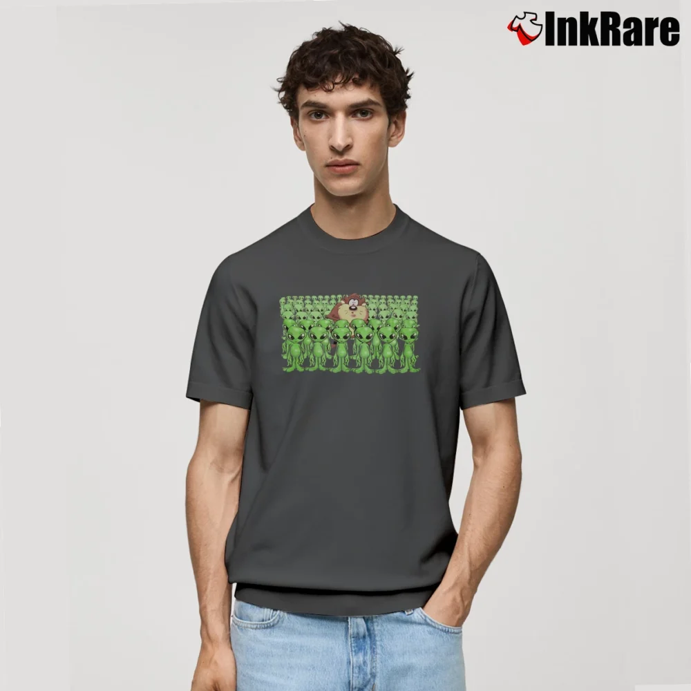 Men’s 90s Tasmanian Devil Alien UFO Looney Tunes Classic T-Shirt in charcoal | Soft, Breathable Everyday Wear
