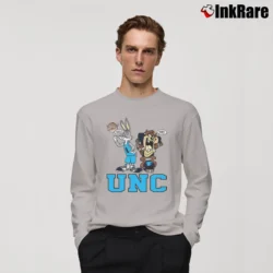 Men’s 90s UNC Tar Heels Looney Tunes Bugs Bunny Taz Long-Sleeve Shirt in sport grey | Sleek, Lightweight, Year-Round Wear
