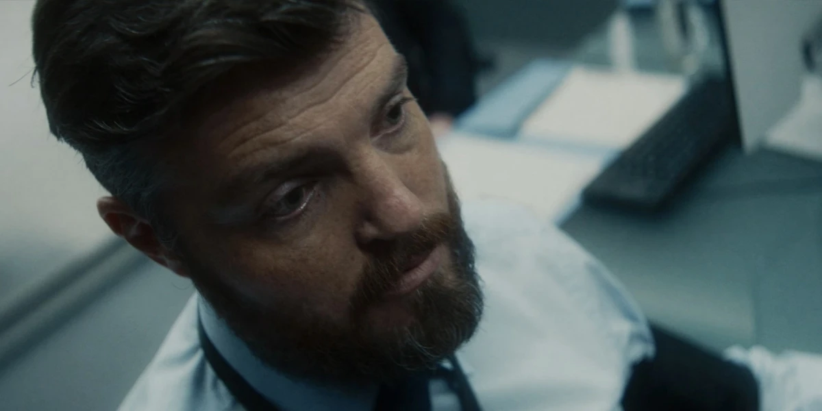 Freddie Smalls (Tom Burke) in Black Bag Movie