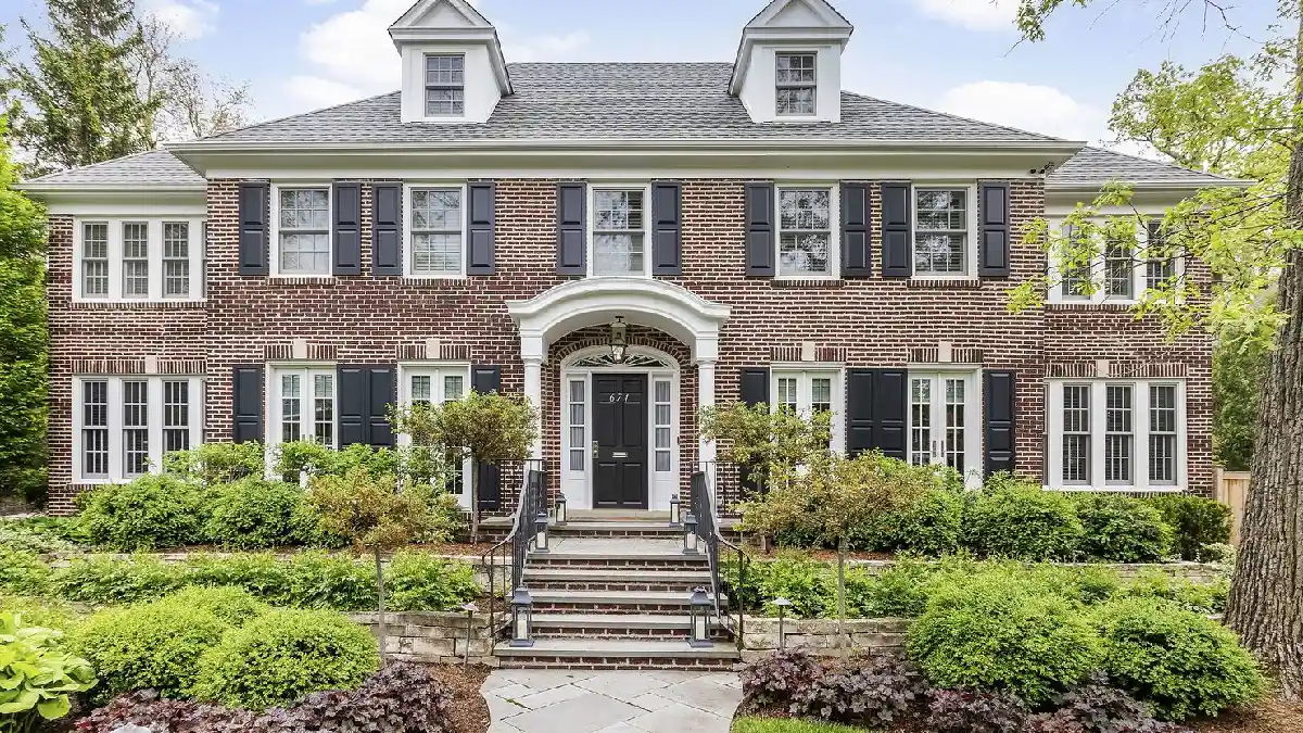 The McCallister house in Home Alone movie