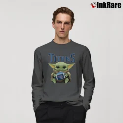 Men’s Baby Yoda Tennessee Titans Star Wars Football Fan Long-Sleeve Shirt in charcoal | Sleek, Lightweight, Year-Round Wear