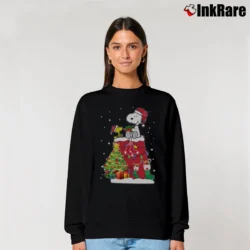 Women’s Boston Red Sox Snoopy Woodstock Christmas Relaxed Sweatshirt in black | Soft, Laid-Back Vibe