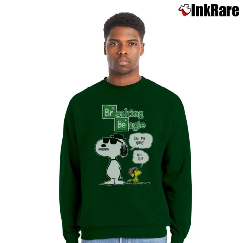 Men’s Breaking Beagle Snoopy Crewneck Sweatshirt in forest green | Cozy Fabric, Clean Style