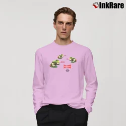 Men’s Budweiser Frogs Mascot 90s King Of Beers Long-Sleeve Shirt in light pink | Sleek, Lightweight, Year-Round Wear