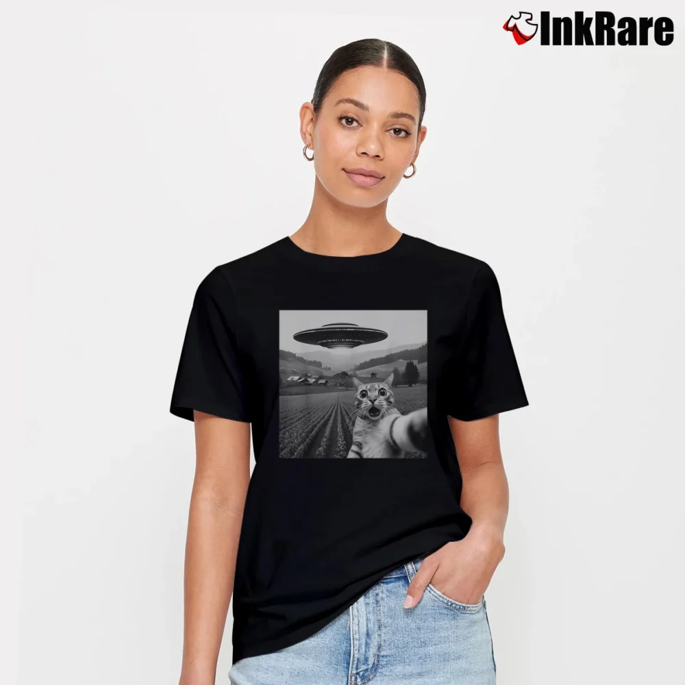 Women’s Cat Selfie With Alien UFO T-Shirt in black | Soft, Flattering Fit