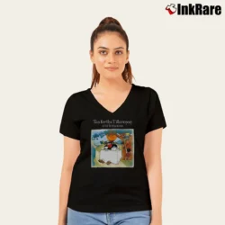 Women’s Cat Stevens Tea For The Tillerman Cool Casual V-Neck Tee in black | Chic Neckline, Soft Texture