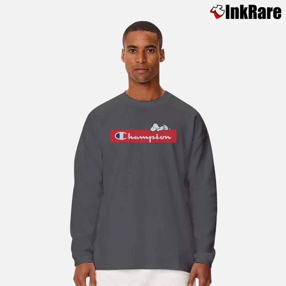 Men’s Champion Peanuts Chilling Snoopy Long-Sleeve Shirt in charcoal | Sleek, Lightweight, Year-Round Wear