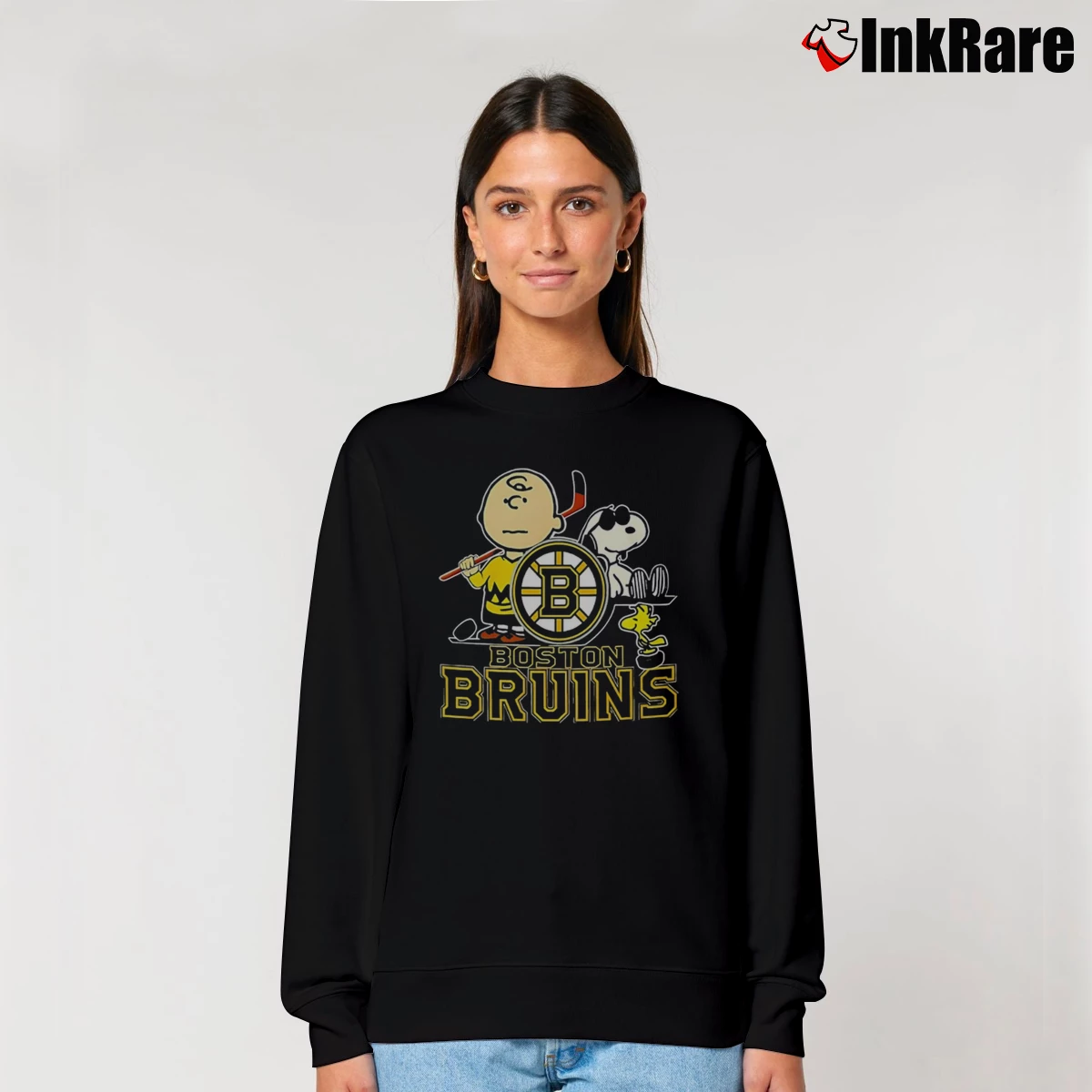 Charlie Brown And Snoopy Boston Bruins Women’s Relaxed Sweatshirt in black – Cozy Casual Women’s Charlie Brown And Snoopy Boston Bruins Relaxed Sweatshirt in black | Soft, Laid-Back Vibe