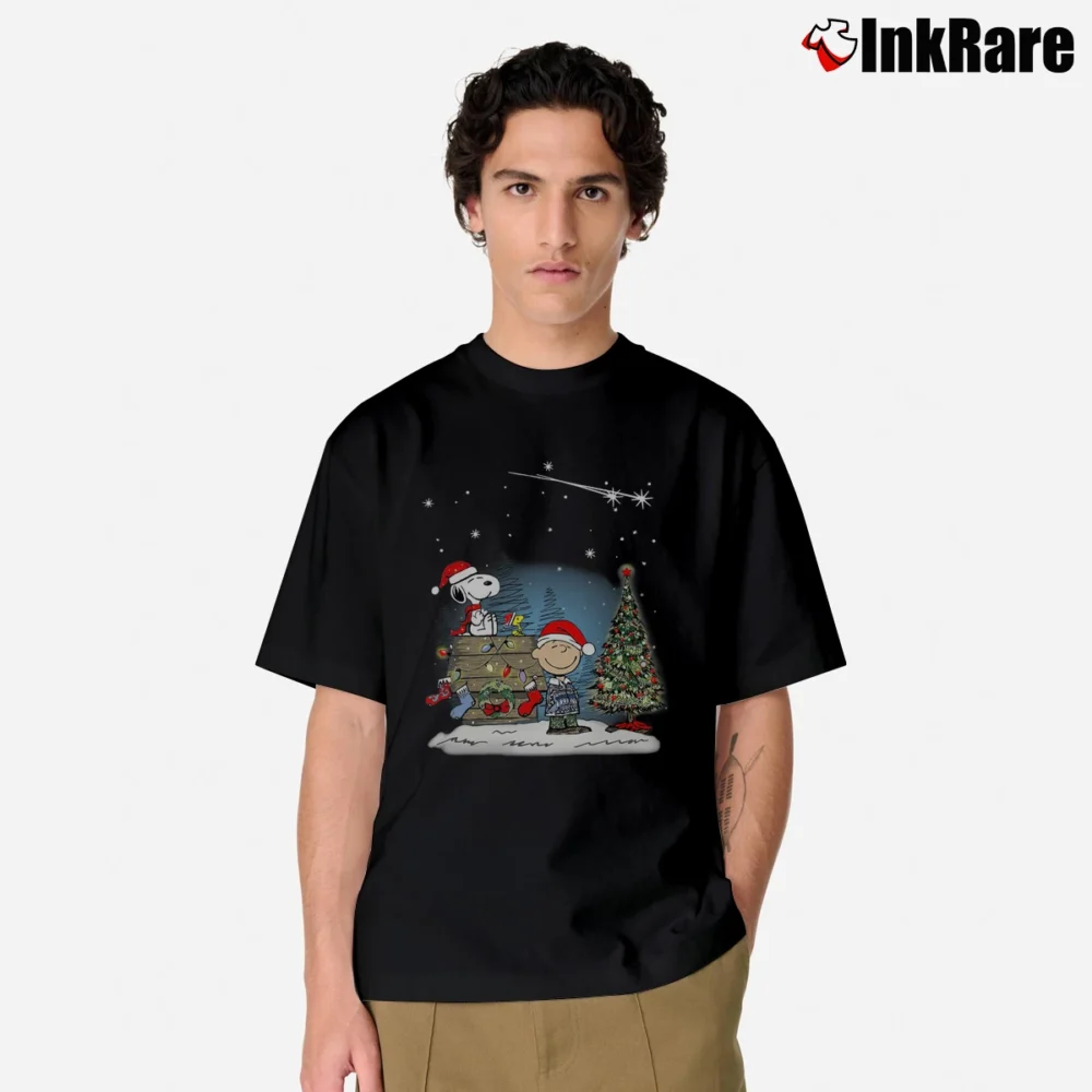 Men’s Charlie Brown And Snoopy Merry Christmas Classic T-Shirt in black | Soft, Breathable Everyday Wear