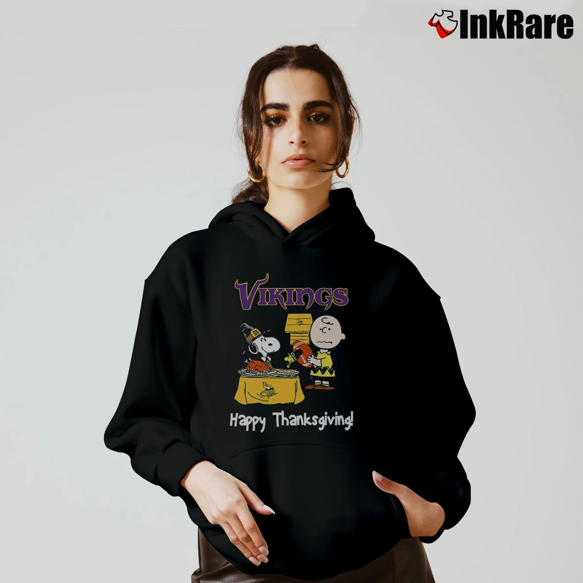 Charlie Brown And Snoopy Minnesota Vikings Football Happy Thanksgiving Women’s Cozy Hoodie in black – Urban Chic Women’s Charlie Brown And Snoopy Minnesota Vikings Football Happy Thanksgiving Cozy Hoodie in black | Warm, Structured, Stylish