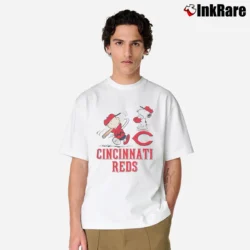 Men’s Charlie Brown And Snoopy Playing Baseball Cincinnati Reds Classic T-Shirt in white | Soft, Breathable Everyday Wear