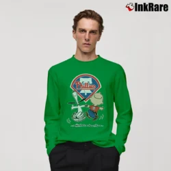Men’s Charlie Brown Snoopy Philadelphia Phillies Long-Sleeve Shirt in irish green | Sleek, Lightweight, Year-Round Wear