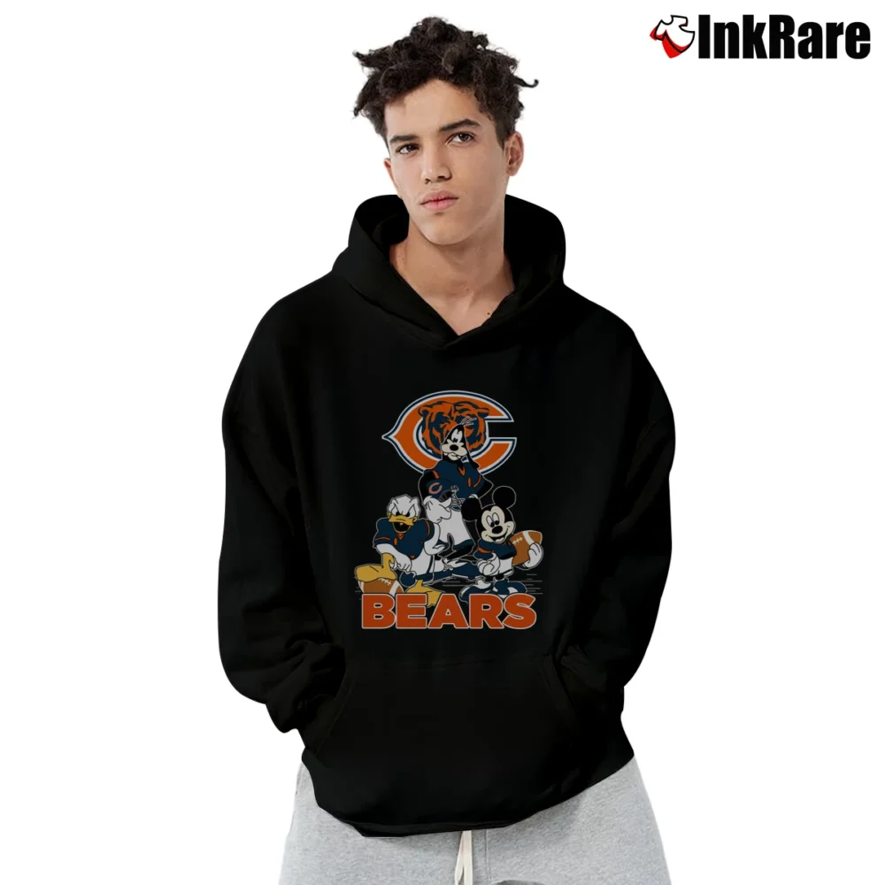 Men’s Chicago Bears Mickey Mouse Football Fan Pullover Hoodie in black | Cozy, Durable, Modern Fit