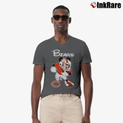 Men’s Chicago Bears Mickey Mouse Super Bowl Fan V-Neck Tee in charcoal | Sharp, Breathable, Everyday Staple