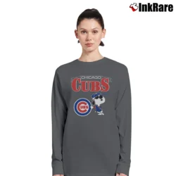 Women’s Chicago Cubs Snoopy Peanuts Baseball Long-Sleeve Top in charcoal | Sleek, Versatile, All-Season