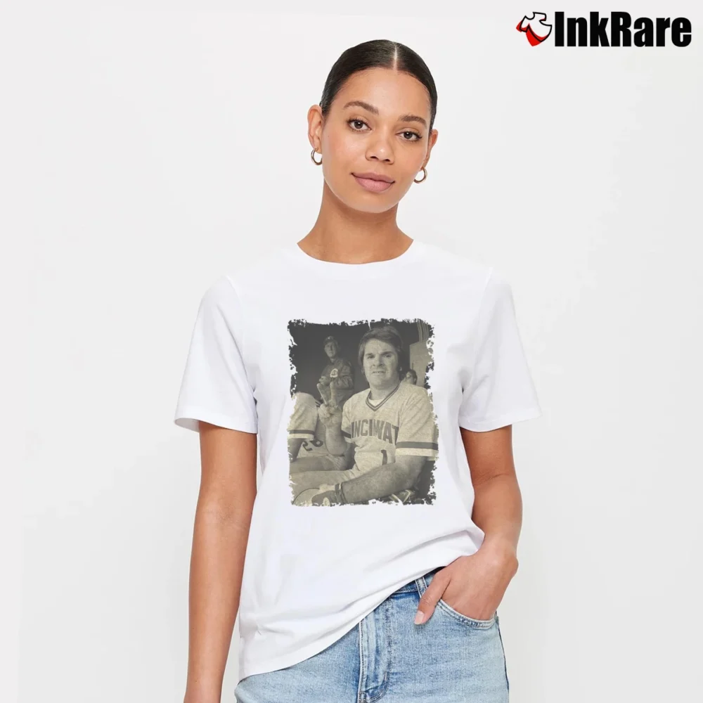 Women’s Cincinnati Reds Pete Rose Signature T-Shirt in white | Soft, Flattering Fit