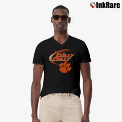 Men’s Clemson Tigers Bud Light Dilly Dilly Graphic V-Neck Tee in black | Sharp, Breathable, Everyday Staple