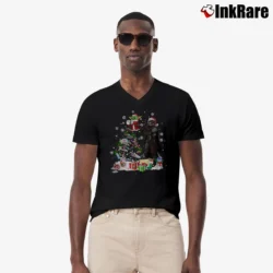 Men’s Cute Baby Yoda Mandalorian Christmas Star Wars V-Neck Tee in black | Sharp, Breathable, Everyday Staple