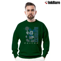 Men’s Dallas Mavericks Mickey Mouse Basketball Squad Crewneck Sweatshirt in forest green | Cozy Fabric, Clean Style