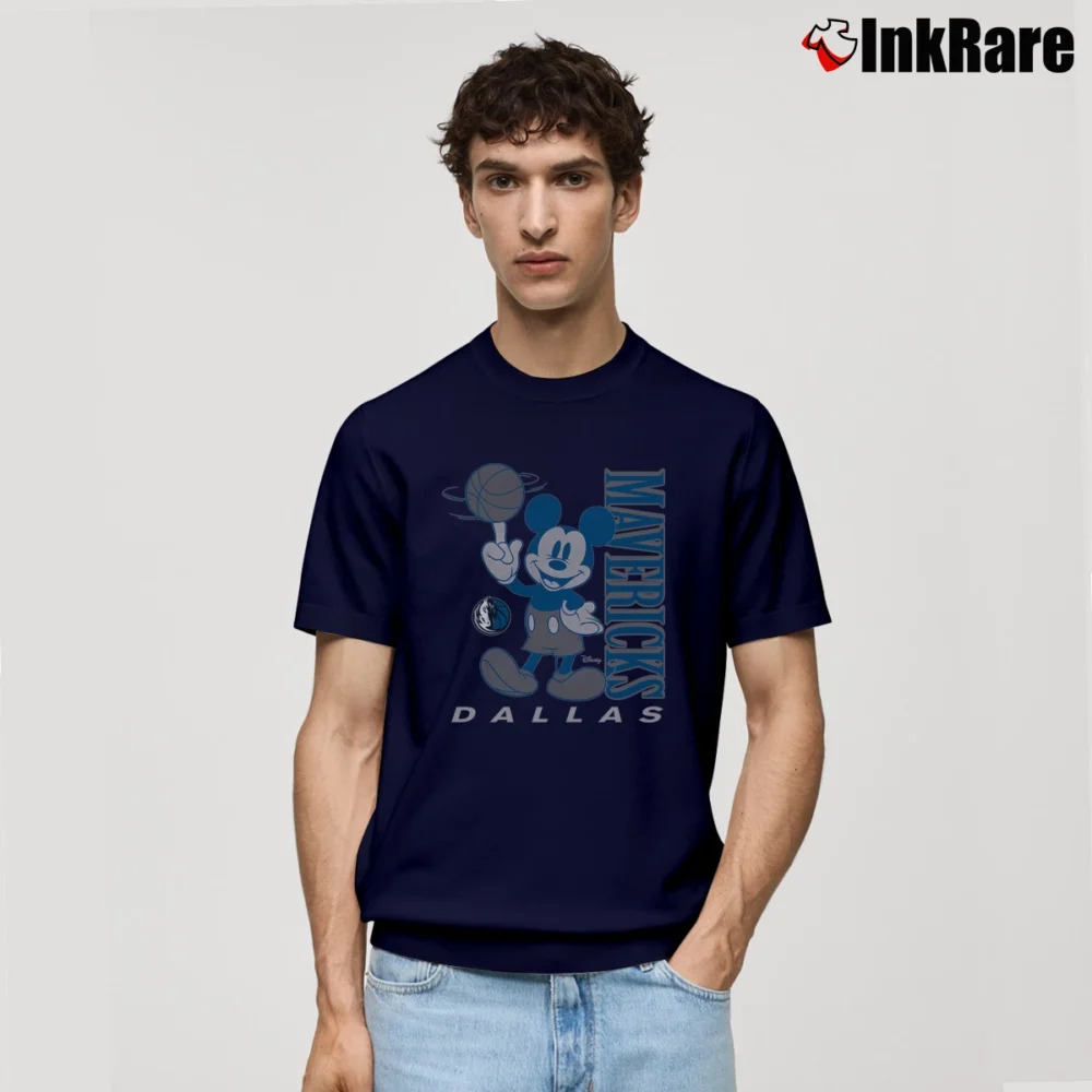 Men’s Dallas Mavericks Mickey Mouse Basketball Squad Classic T-Shirt in navy | Soft, Breathable Everyday Wear
