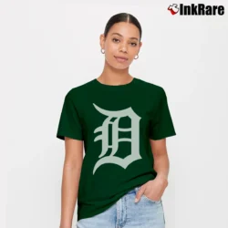 Women’s Detroit Tigers Classic Logo Signature T-Shirt in forest green | Soft, Flattering Fit