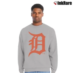 Men’s Detroit Tigers Logo Graphic Crewneck Sweatshirt in sport grey | Cozy Fabric, Clean Style
