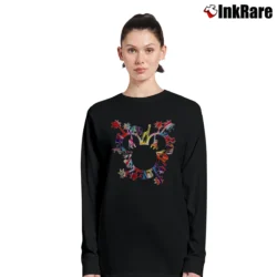 Women’s Disney Animal Kingdom Mickey Mouse Family Vacation Long-Sleeve Top in black | Sleek, Versatile, All-Season