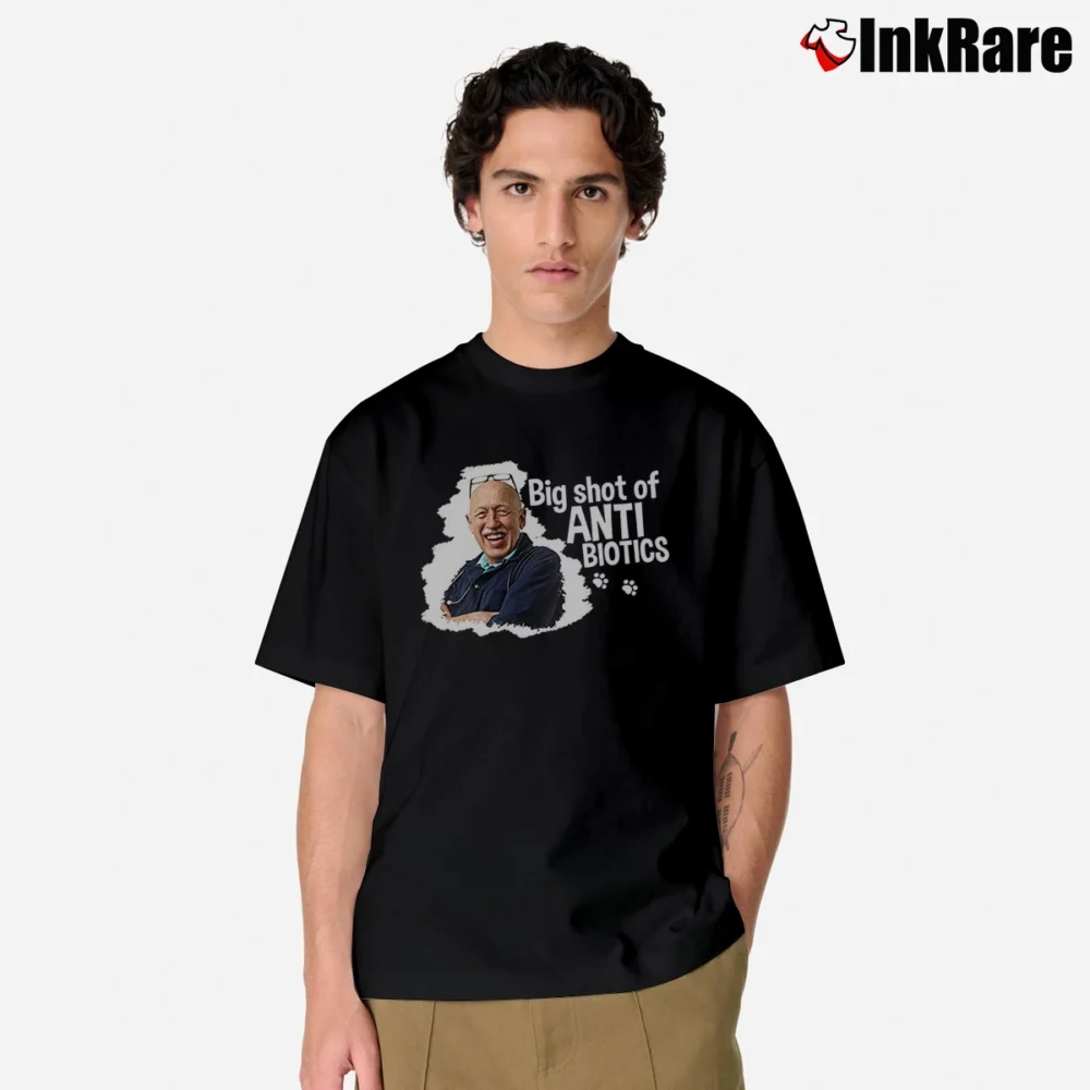 Men’s Dr Pol Big Shot Graphic Classic T-Shirt in black | Soft, Breathable Everyday Wear