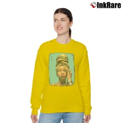 Women’s Erykah Badu Music Icon Relaxed Sweatshirt in yellow | Soft, Laid-Back Vibe
