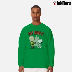 Men’s Fist Bump It Charlie Brown And Snoopy Long-Sleeve Shirt in irish green | Sleek, Lightweight, Year-Round Wear