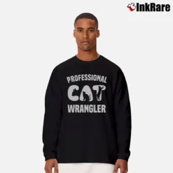 Men’s Funny Kitty Cat Professional Cat Wrangler Long-Sleeve Shirt in black | Sleek, Lightweight, Year-Round Wear